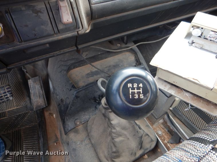 image for item DJ8875 2000 GMC C7500  fuel truck