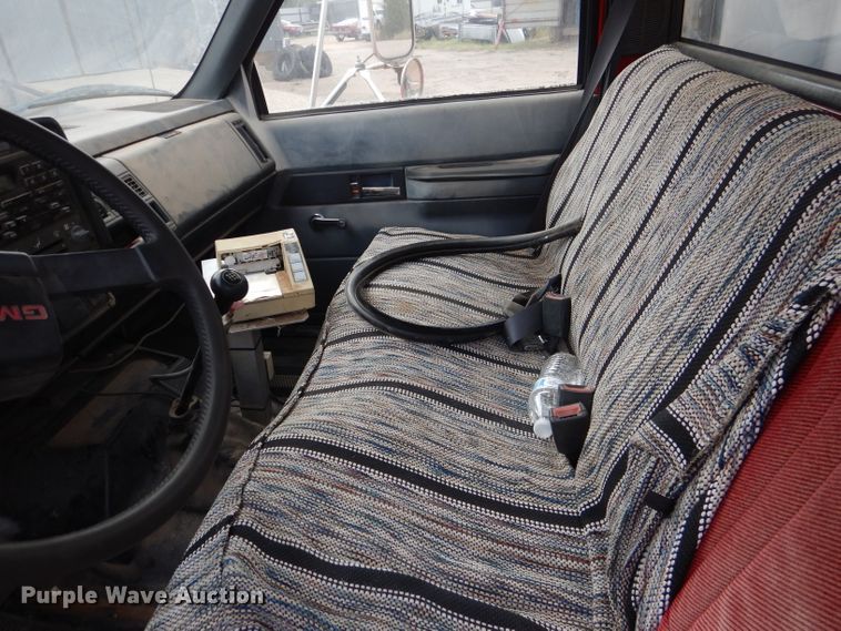 image for item DJ8875 2000 GMC C7500  fuel truck