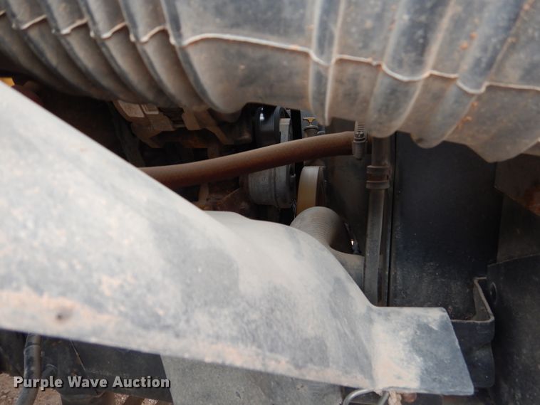 image for item DJ8875 2000 GMC C7500  fuel truck