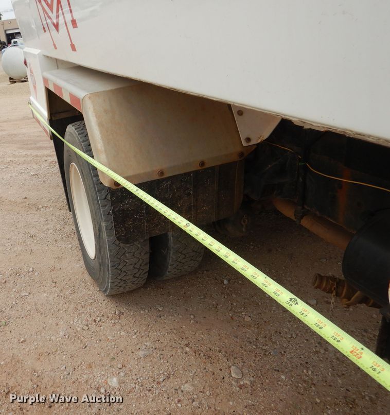 image for item DJ8875 2000 GMC C7500  fuel truck