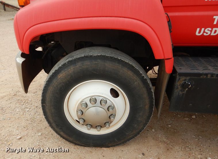 image for item DJ8875 2000 GMC C7500  fuel truck