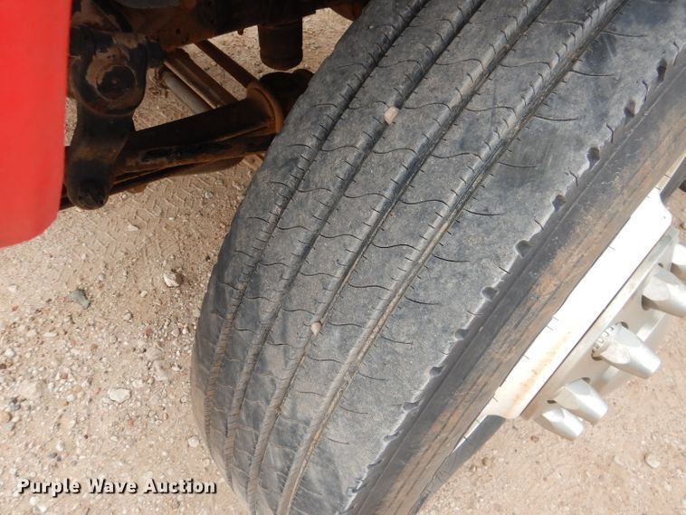 image for item DJ8875 2000 GMC C7500  fuel truck