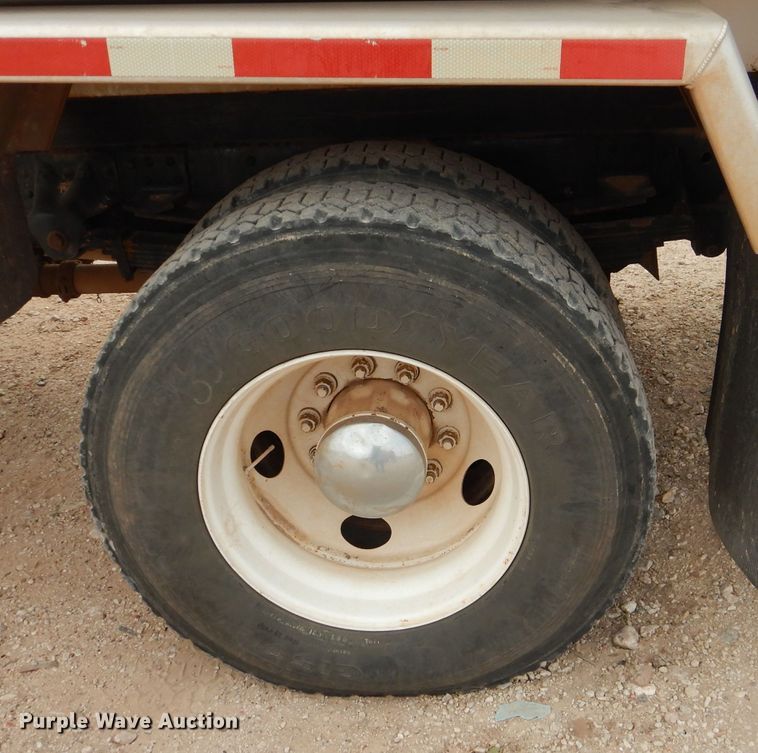 image for item DJ8875 2000 GMC C7500  fuel truck