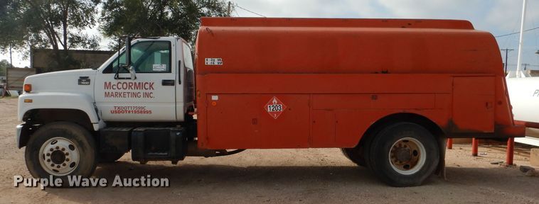 image for item DJ8876 1999 Chevrolet C7500  fuel truck