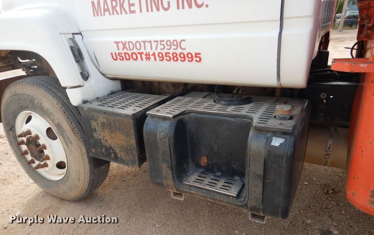 image for item DJ8876 1999 Chevrolet C7500  fuel truck