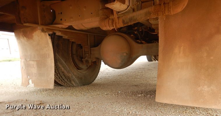 image for item DJ8876 1999 Chevrolet C7500  fuel truck