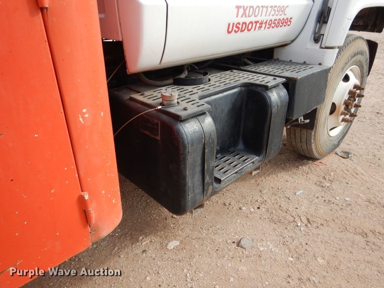 image for item DJ8876 1999 Chevrolet C7500  fuel truck