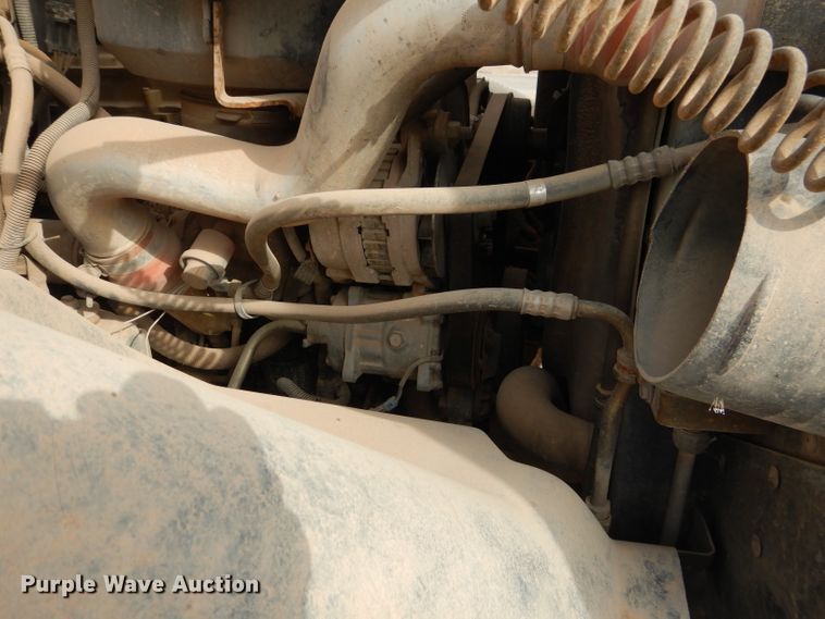 image for item DJ8876 1999 Chevrolet C7500  fuel truck