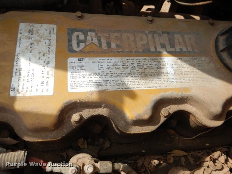 image for item DJ8876 1999 Chevrolet C7500  fuel truck