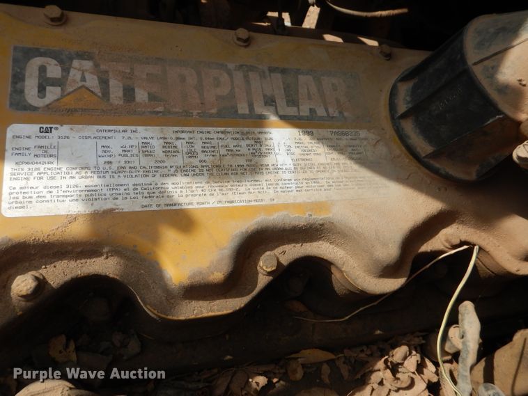 image for item DJ8876 1999 Chevrolet C7500  fuel truck