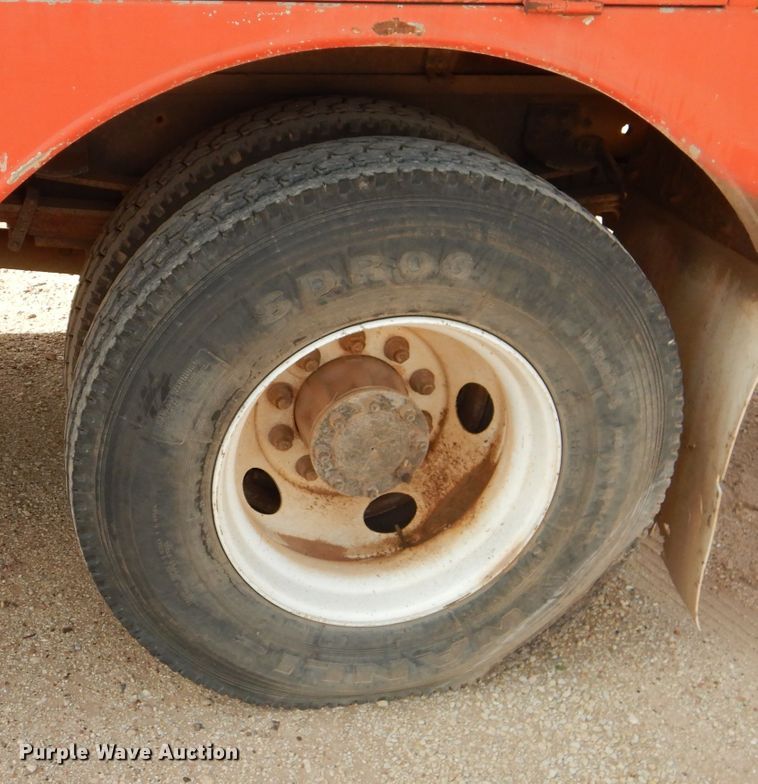 image for item DJ8876 1999 Chevrolet C7500  fuel truck