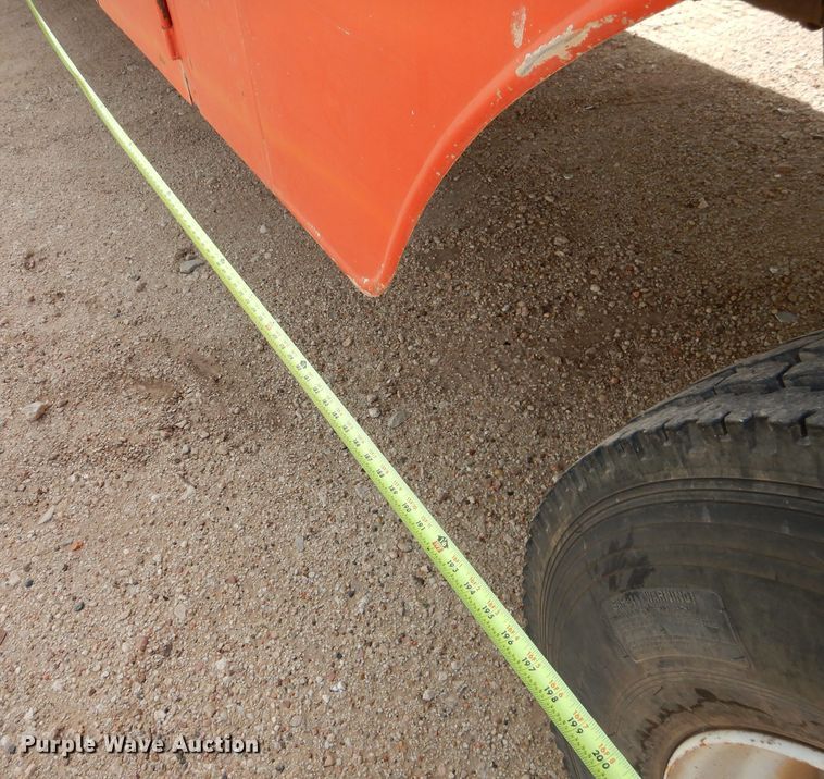 image for item DJ8876 1999 Chevrolet C7500  fuel truck