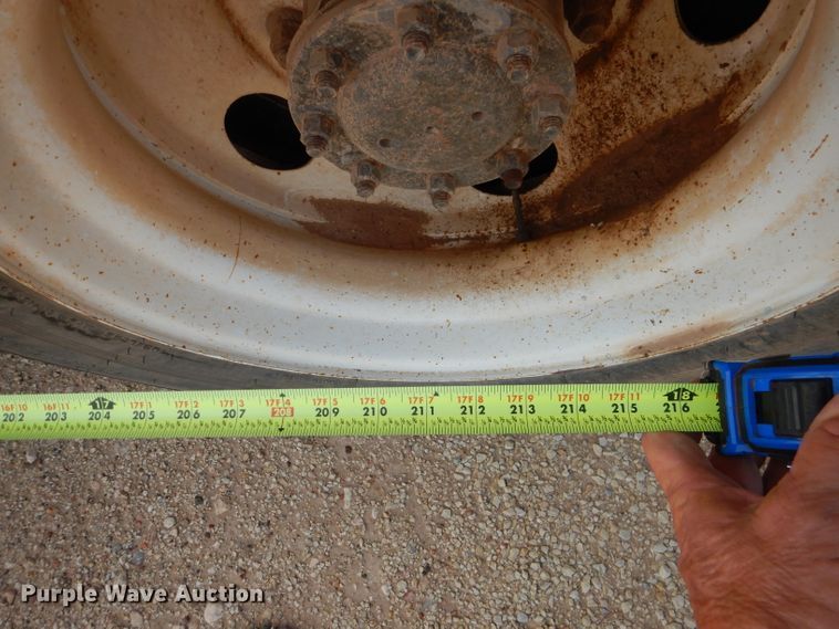 image for item DJ8876 1999 Chevrolet C7500  fuel truck