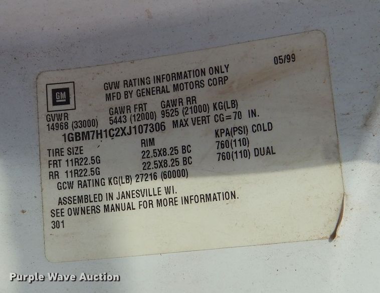 image for item DJ8876 1999 Chevrolet C7500  fuel truck