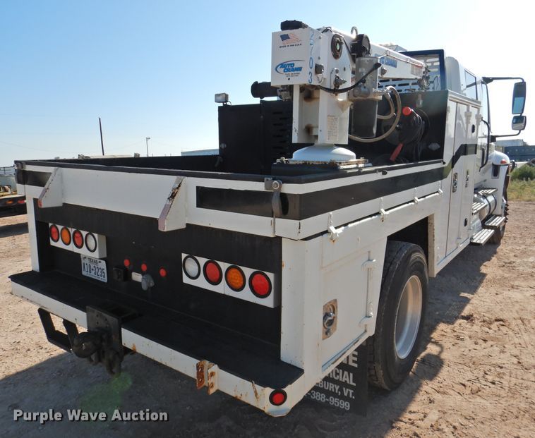 image for item DK2443 2010 International 4300  utility / service truck