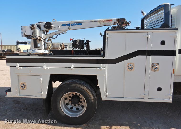 image for item DK2443 2010 International 4300  utility / service truck