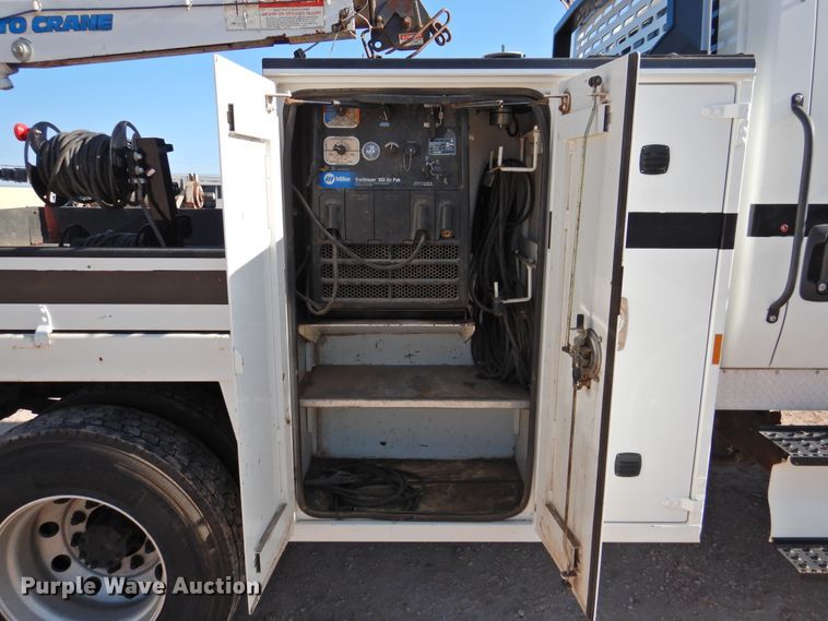 image for item DK2443 2010 International 4300  utility / service truck