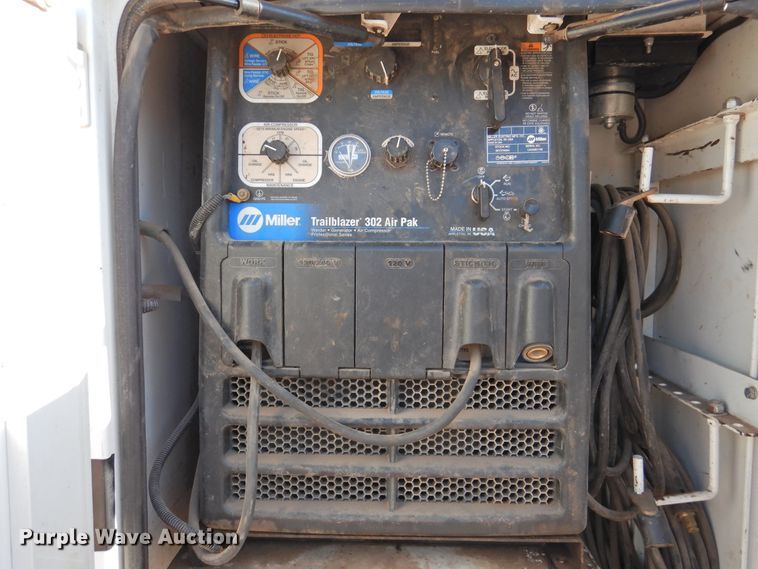 image for item DK2443 2010 International 4300  utility / service truck