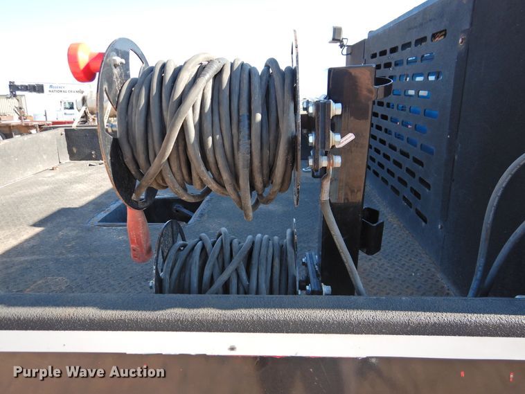 image for item DK2443 2010 International 4300  utility / service truck