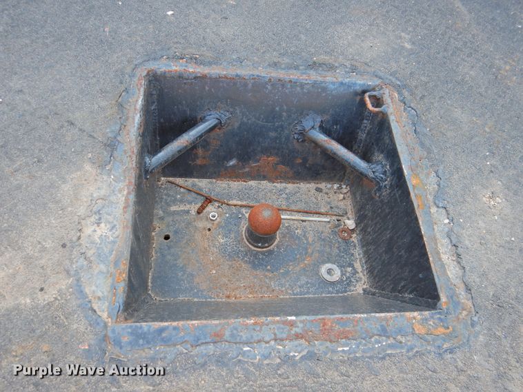 image for item DK2443 2010 International 4300  utility / service truck