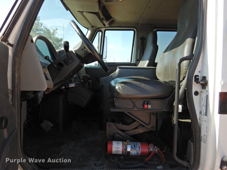 image for item DK2443 2010 International 4300  utility / service truck