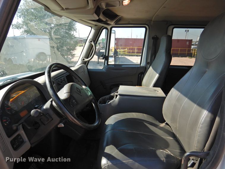 image for item DK2443 2010 International 4300  utility / service truck