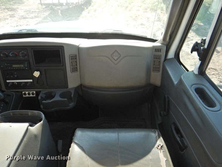 image for item DK2443 2010 International 4300  utility / service truck