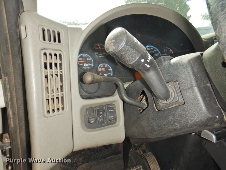 image for item DK2443 2010 International 4300  utility / service truck