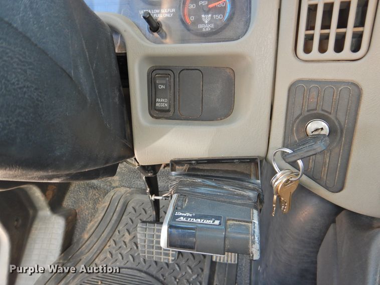 image for item DK2443 2010 International 4300  utility / service truck