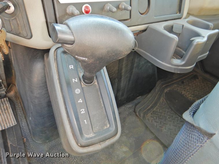 image for item DK2443 2010 International 4300  utility / service truck