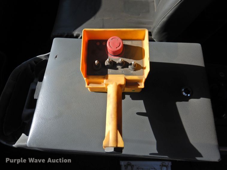 image for item DK2443 2010 International 4300  utility / service truck