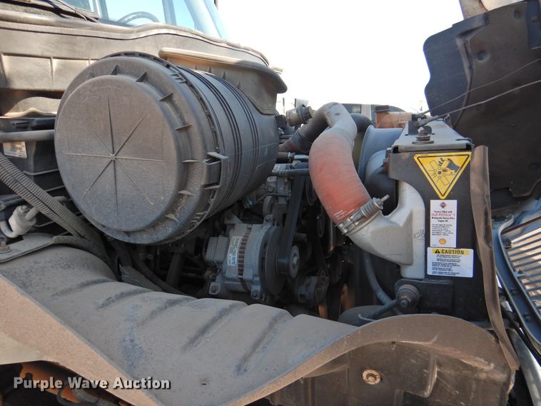 image for item DK2443 2010 International 4300  utility / service truck