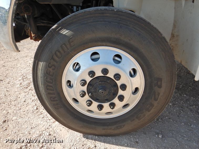 image for item DK2443 2010 International 4300  utility / service truck