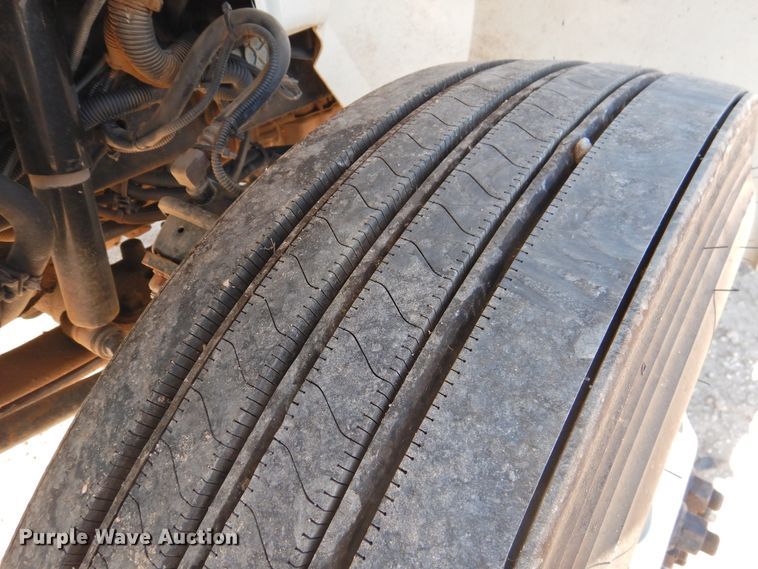 image for item DK2443 2010 International 4300  utility / service truck