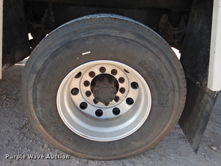 image for item DK2443 2010 International 4300  utility / service truck