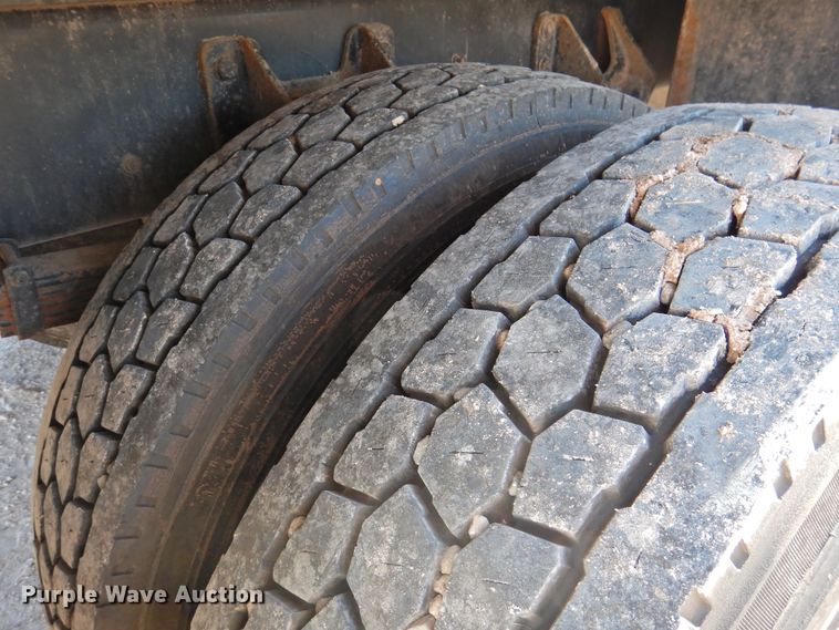 image for item DK2443 2010 International 4300  utility / service truck