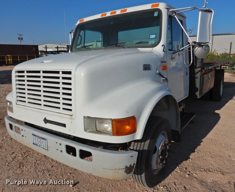 image for item DK2444 1998 International 4700  flatbed truck