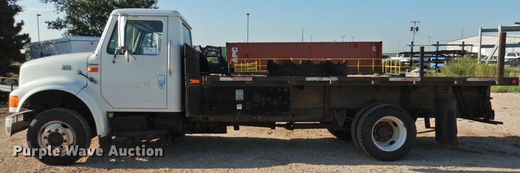 image for item DK2444 1998 International 4700  flatbed truck