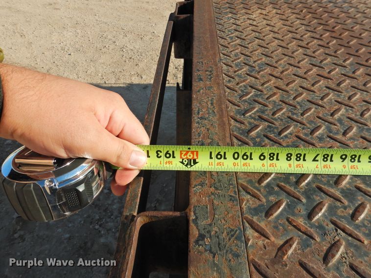 image for item DK2444 1998 International 4700  flatbed truck