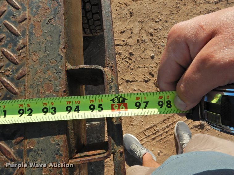 image for item DK2444 1998 International 4700  flatbed truck