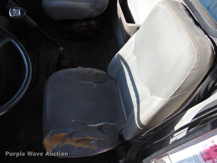 image for item DK2444 1998 International 4700  flatbed truck