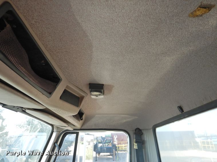 image for item DK2444 1998 International 4700  flatbed truck