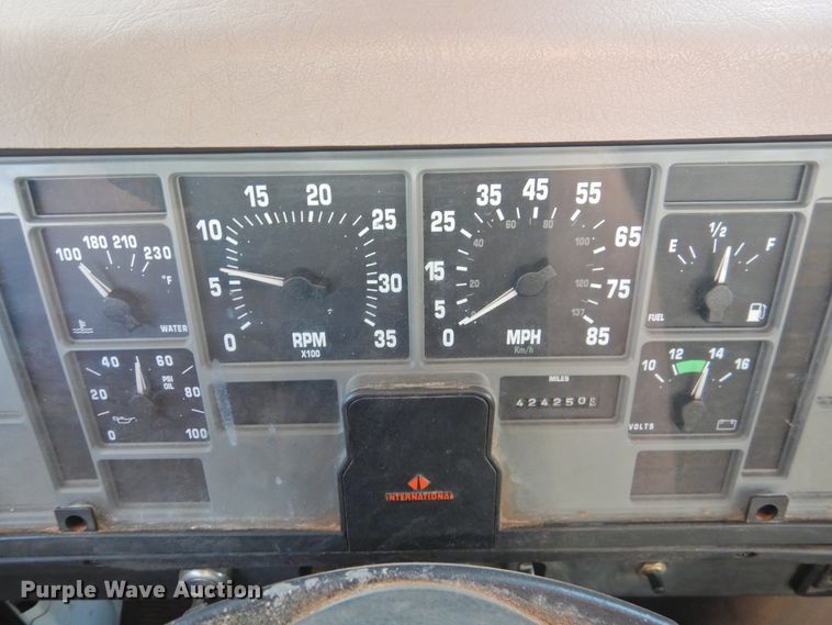 image for item DK2444 1998 International 4700  flatbed truck