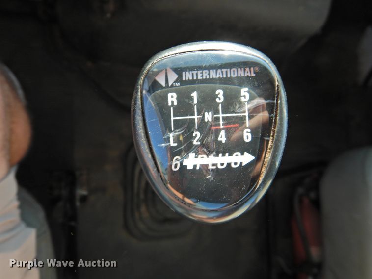 image for item DK2444 1998 International 4700  flatbed truck