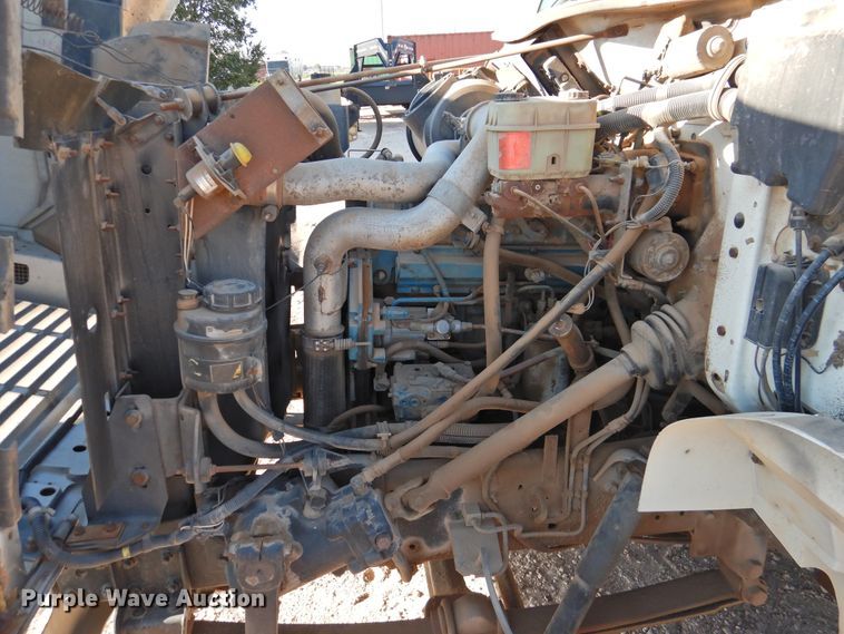 image for item DK2444 1998 International 4700  flatbed truck