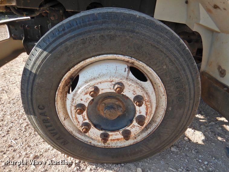 image for item DK2444 1998 International 4700  flatbed truck