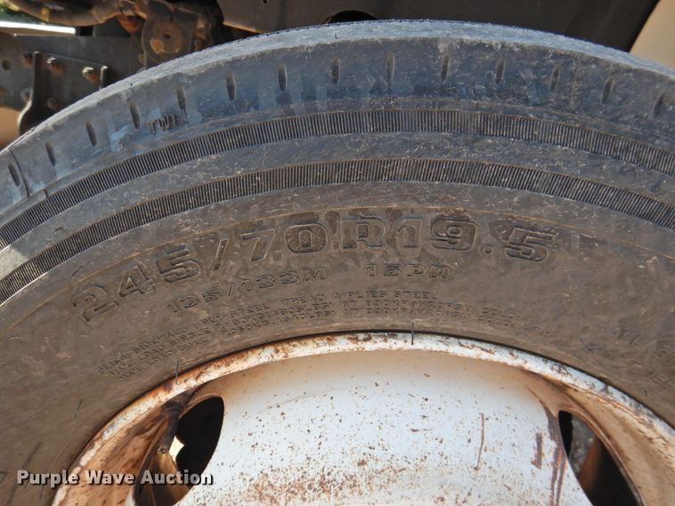 image for item DK2444 1998 International 4700  flatbed truck