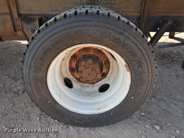 image for item DK2444 1998 International 4700  flatbed truck