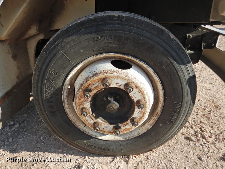 image for item DK2444 1998 International 4700  flatbed truck