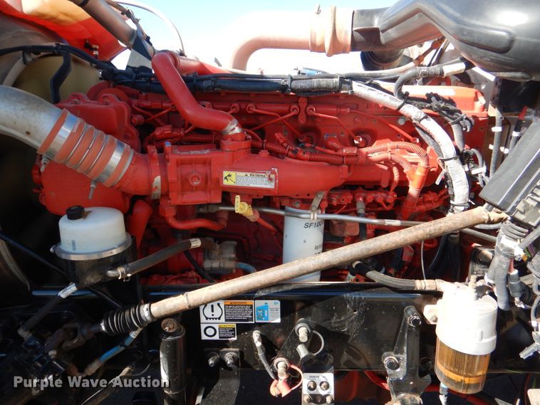 image for item DL0546 2015 Peterbilt 389  semi truck